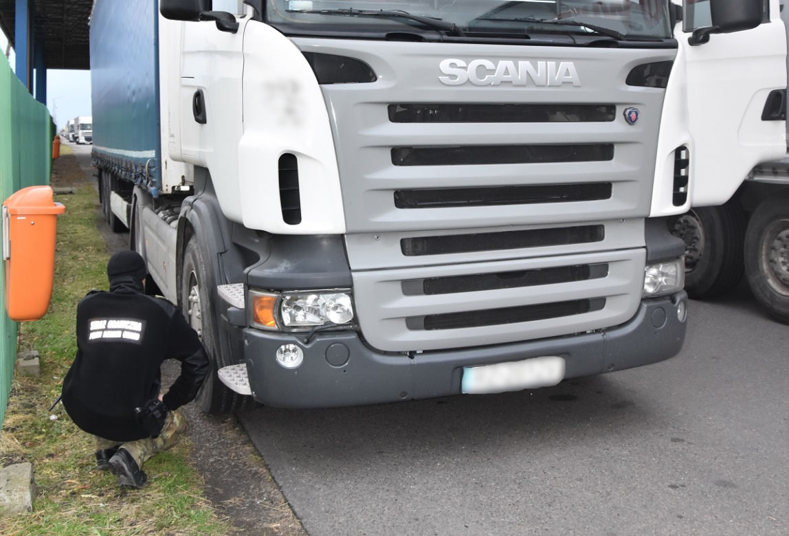 Scania z przerobionym numerem VIN zatrzymana na granicy