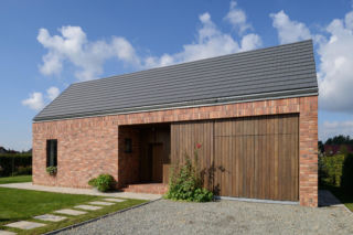 Tani podjazd do garażu w 2026 roku. Ile kosztuje m² z kruszywa i jak zrobić go krok po kroku?