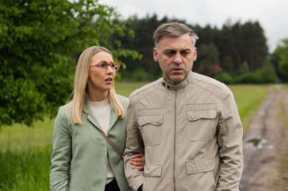 Pierwsza miłość, odcinek 4263: Kulas (Marcin Sztabiński), Aniela (Maja Wachowska)