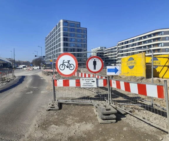 Rowerzystka zginęła pod kołami ciężarówki. Zaskakująca decyzja