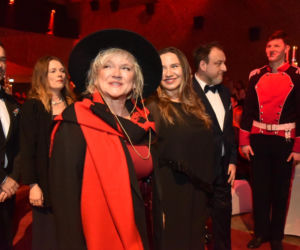 XIV Marszałkowski Bal Dobroczynny w CKK Jordanki. Zdjęcia ze środka. Efektowne kreacje VIP-ów