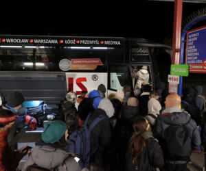 Pierwsza fala uchodźców na dworcu w Przemyślu