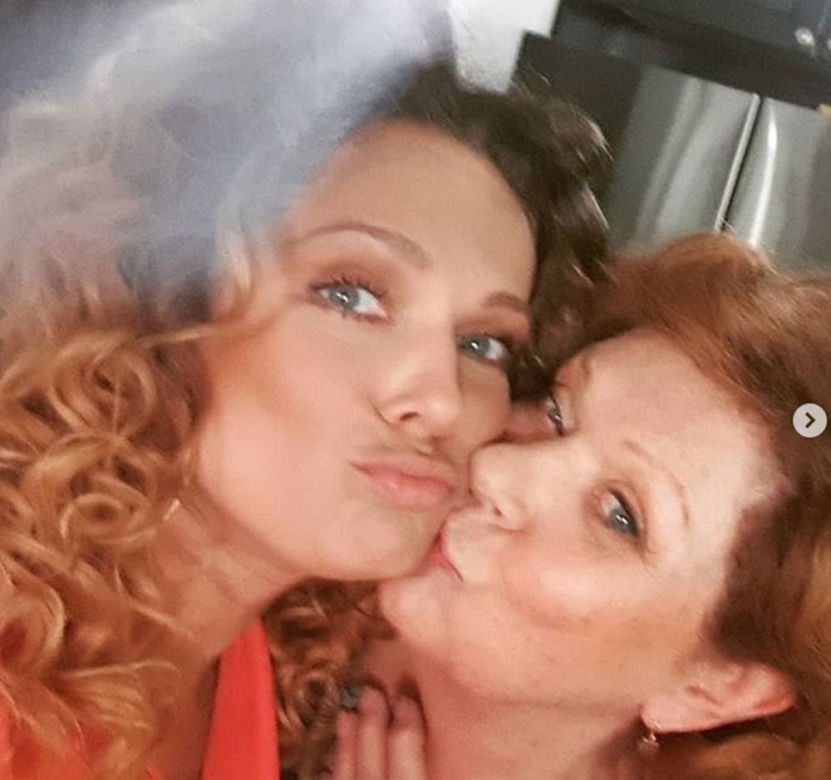 Przyjaciółki 14 sezon. Patrycja (Joanna Liszowska), Ela (Elżbieta Jarosik)