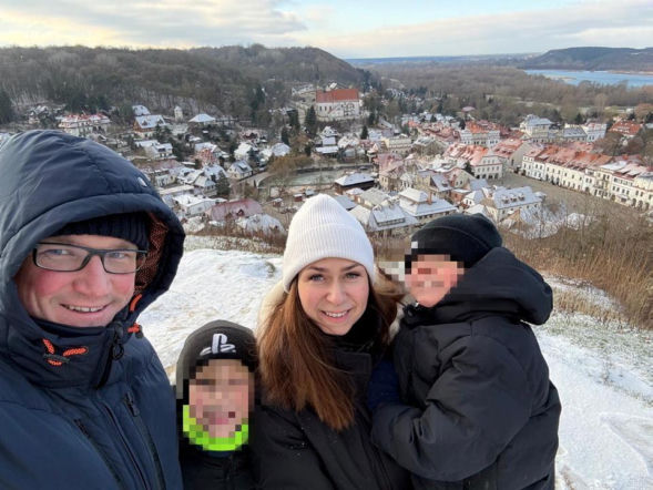 Tak politycy powitali Nowy Rok. Jedni w Dubaju, inni w domowym zaciszu [ZDJĘCIA]