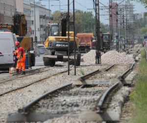 Mieszkańcy o remoncie na Grochowskiej: Najwyższy czas!