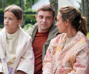 Barwy szczęścia odc. 3321. Marysia (Nina Szumowska), Hubert (Marek Molak), Asia Sokalska (Anna Gzyra-Augustynowicz)