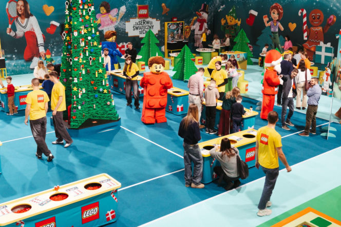 Iga Świątek bawiła się z dziećmi LEGO