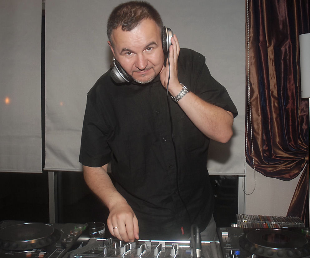 HIREK WRONA
