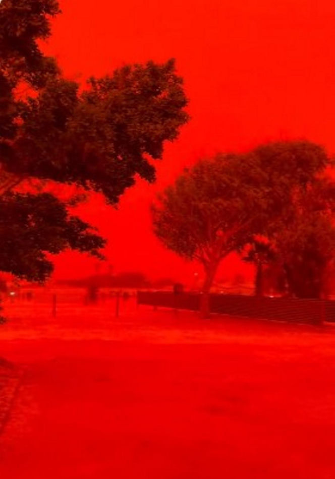 Czerwone niebo nad Australią