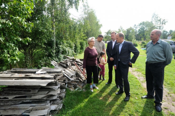 Premier Tusk spotkał się z rolnikami z Mazowsza poszkodowanymi przez nawałnicę
