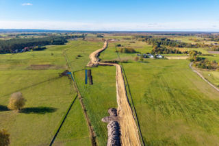 Przygotowania do budowy najdłuższego tunelu w Polsce nabierają tempa. Pojawił się już ciężki sprzęt