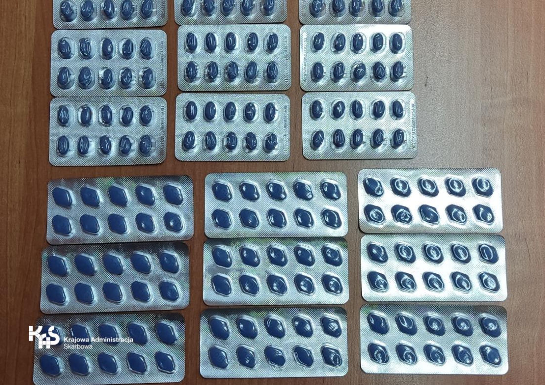 Nielegalne farmaceutyki ujawnione przez funkcjonariuszy KAS