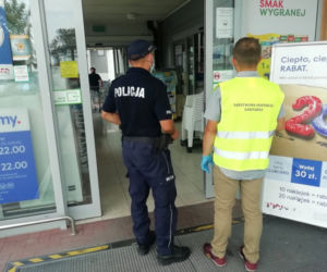 Policjanci z Inspektorami Sanitarnymi ruszyli sprawdzać czy nosimy maseczki