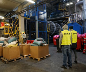 5 ton tytoniu i 120 tys. sztuk papierosów poszło z dymem w policyjnym piecu! [ZDJĘCIA]