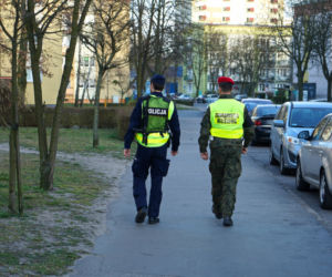 Wojsko na ulicach Bydgoszczy. Pomaga egzekwować obowiązujące obostrzenia