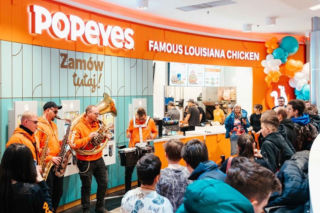 Tłumy na otwarciu Popeyes w Rzeszowie. To pierwsza taka restauracja w mieście