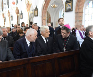 RELACJA NA ŻYWO - POGRZEB ABP. GOCŁOWSKIEGO.