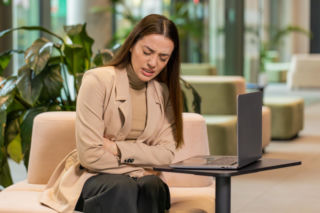 Tych objawów nigdy nie ignoruj! Oto 5 oznak problemów z trzustką