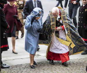 Królowa uciekła przed zarazą