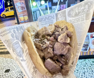 Świąteczna kanapka carne vinho e alhos