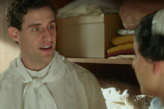 La promesa, odcinek 371: Lope wie, że nie może dłużej ukrywać swoich uczuć, ale boi się reakcji Very