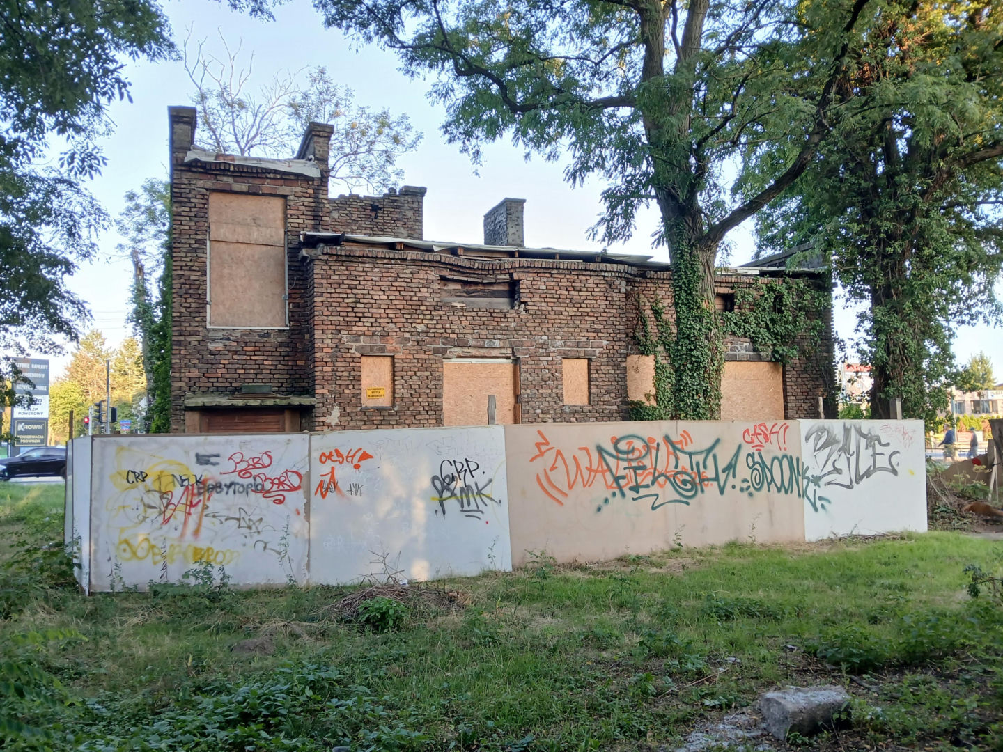Pustostan przy Ryżowej 80 w Warszawie