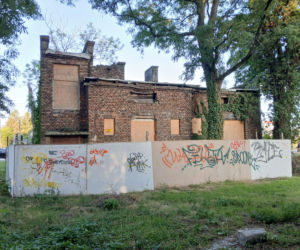 Pustostan przy Ryżowej 80 w Warszawie