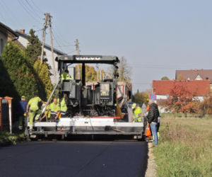 Zaorana ulica w Gliwicach - Ostropie ponownie została wylana asfaltem