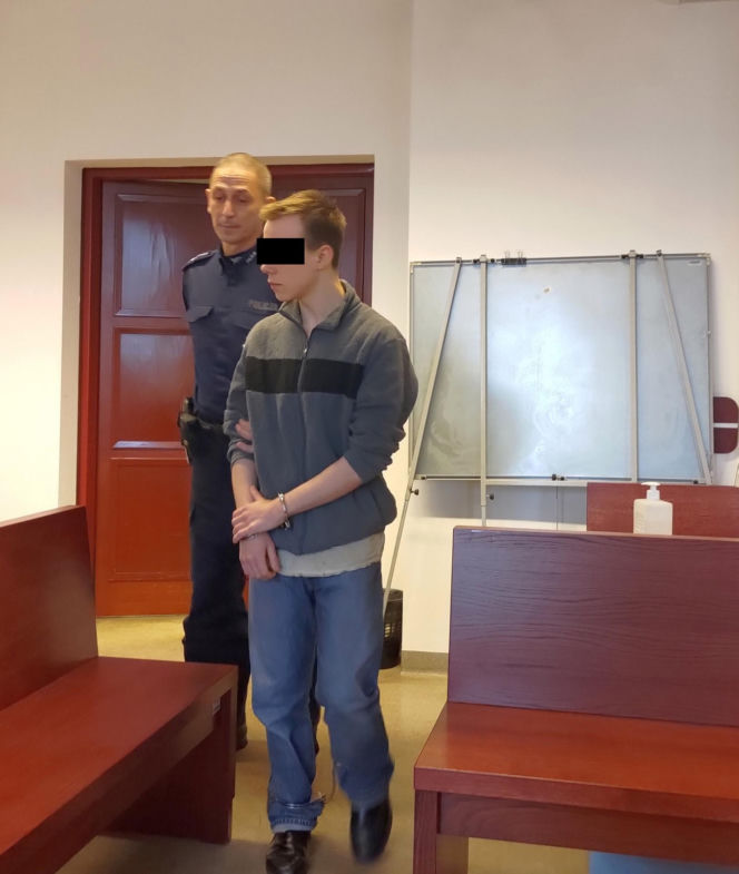 Mateusz rzucił monetą. Wypadł orzeł, więc udusił Wiktorię