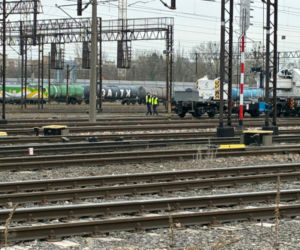 Działania policjantów z garnizonu stołecznego na torach i dworcach