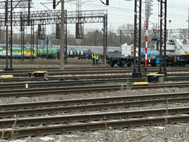 Działania policjantów z garnizonu stołecznego na torach i dworcach