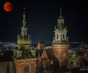 Kraków niczym Las Vegas. Takich zdjęć nocnego miasta jeszcze nie widziałeś