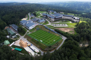 Kiedyś był ściśle tajnym ośrodkiem wypoczynkowym. W PRL-u bawiły tu elity. Teraz będzie jeszcze większy  