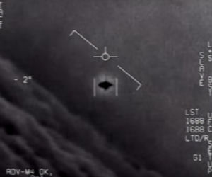 UFO na trzech filmach! Pentagon potwierdza
