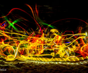 Lightpainting: Tak się maluje światłem latarki!