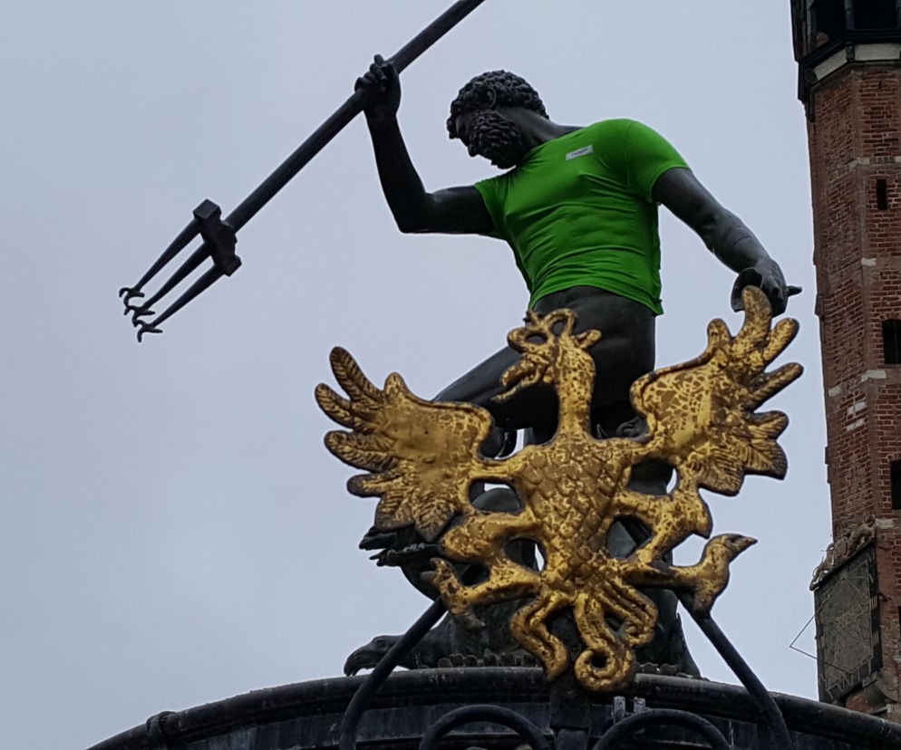 Neptun już ubrany