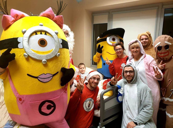 Gabryś przeszedł 17 operacji, tylko na twarzy i dłoniach nie ma blizn. Jego pają jest pomoc innym!