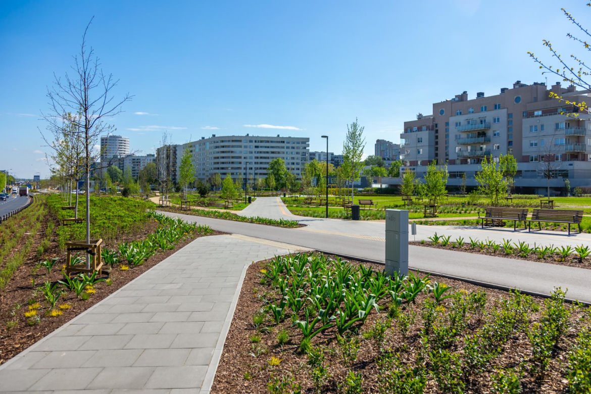 Park nad Południową Obwodnicą Warszawy na Ursynowie