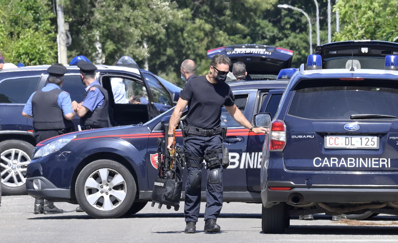 Strzelanina pod Rzymem: nie żyje dwójka dzieci i mężczyzna. Napastnik popełnił samobójstwo