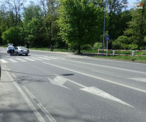  Huknęła bmw w staruszkę na przejściu dla pieszych. Czekają ją surowe konsekwencje