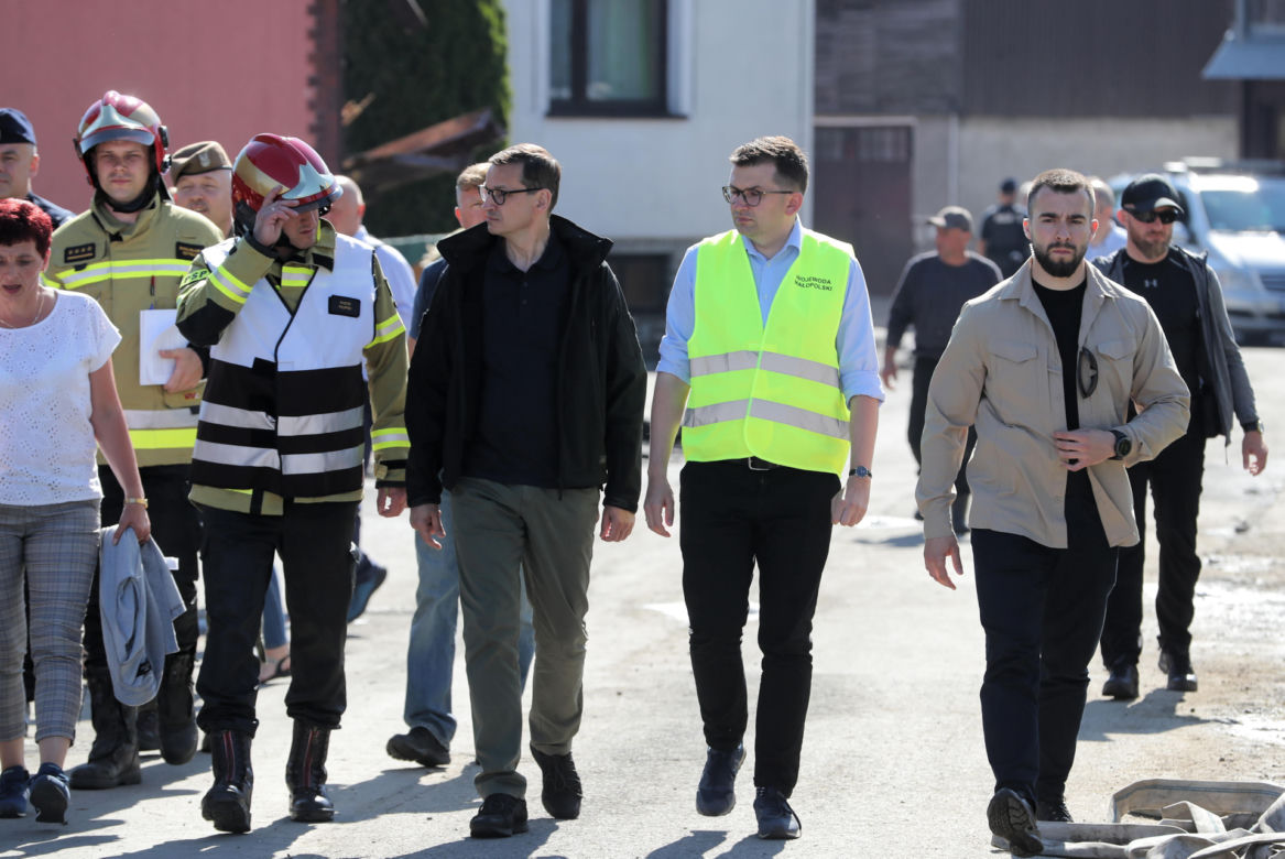 Morawiecki na miejscu pożaru w Nowej Bialej