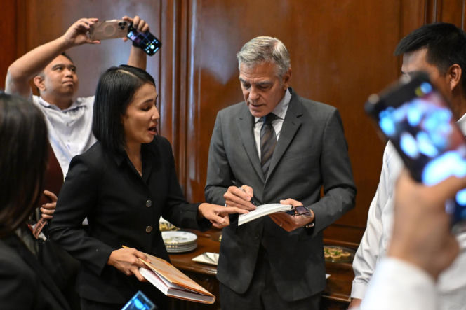 Żona zakazała Clooneyowi całowania! "Poważna rozmowa"