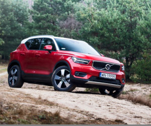 Volvo XC40 D4 AWD AT8 Momentum