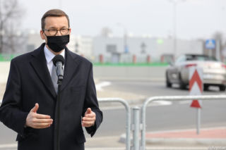 Premier Morawiecki podał termin odmrożenia gospodarki. Kiedy to nastąpi?