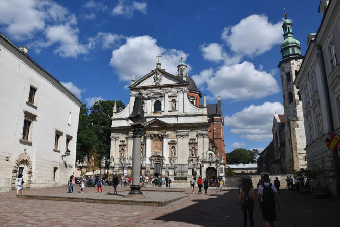 Plac św. Marii Magdaleny i pomnik Piotra Skargi w Krakowie