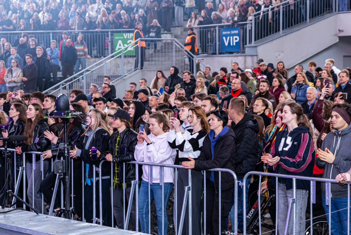 Juwenalia Kieleckie 2026. Kadzielnia oszalała! Enej i Golec uOrkiestra porwali tłumy na wielkim finale UJK
