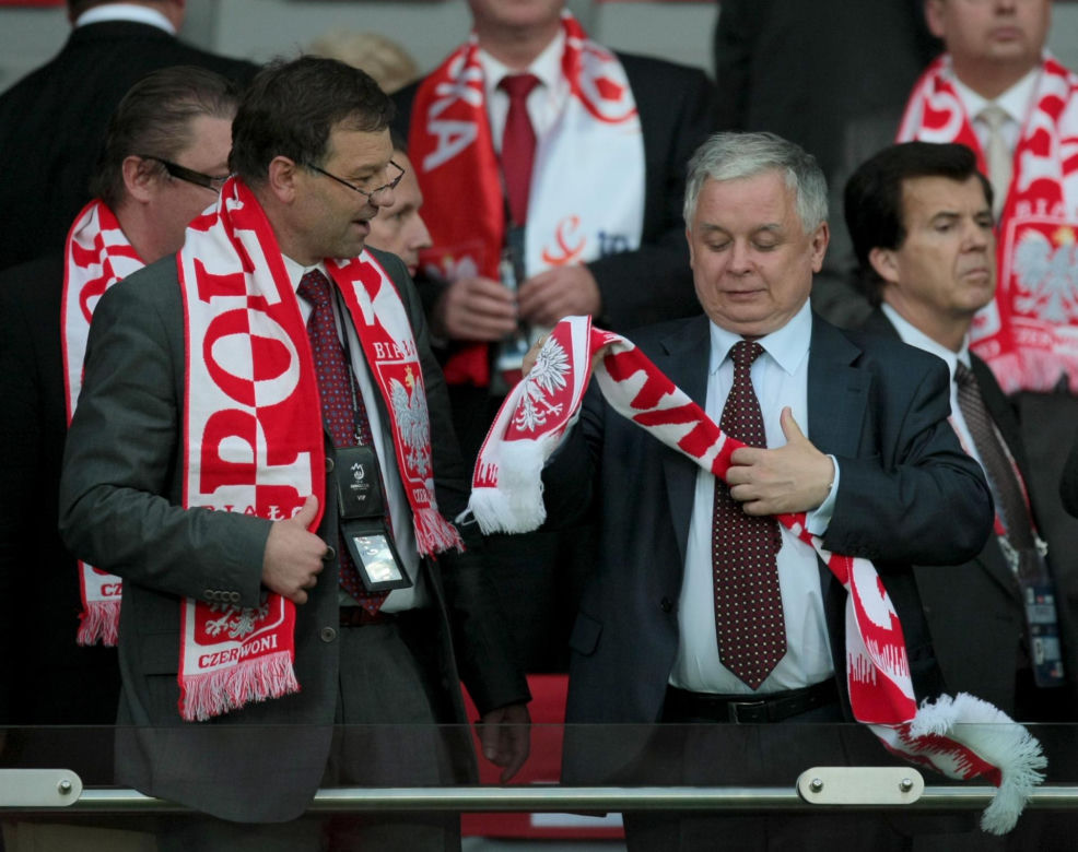 Lech Kaczyński i Jarosław Kaczyński na sportowych zdjęciach