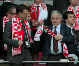 Lech Kaczyński i Jarosław Kaczyński na sportowych zdjęciach
