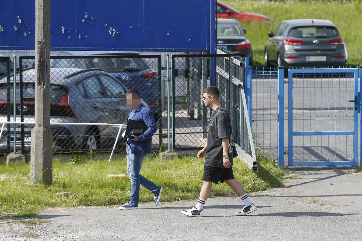 Allan zrobił prawko, będzie woził mamusię