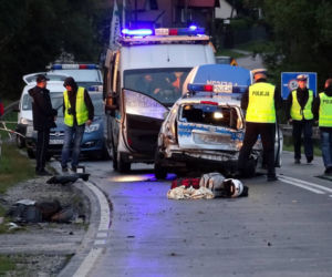 Gietrzwałd. Radiowóz ROZJECHAŁ motocyklistów! Jedna osoba nie żyje